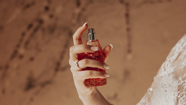 how to get rid of perfume smell