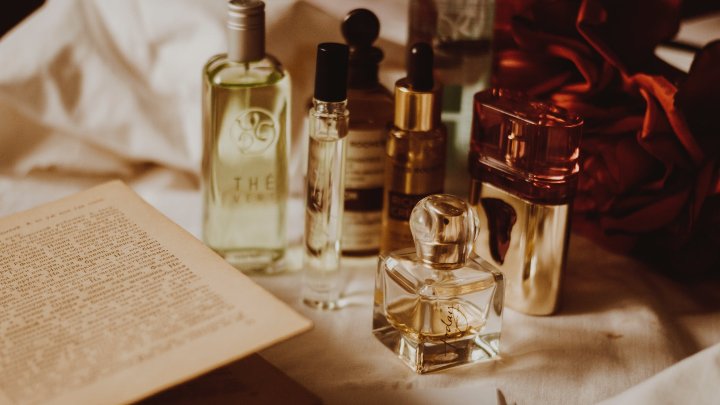 how to store perfume